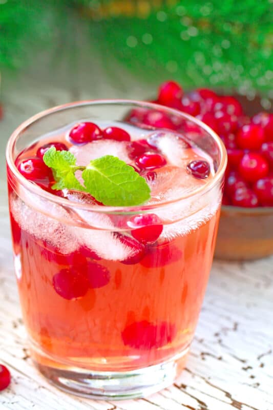 50 Festive Christmas Cocktail Recipes to Please a Crowd