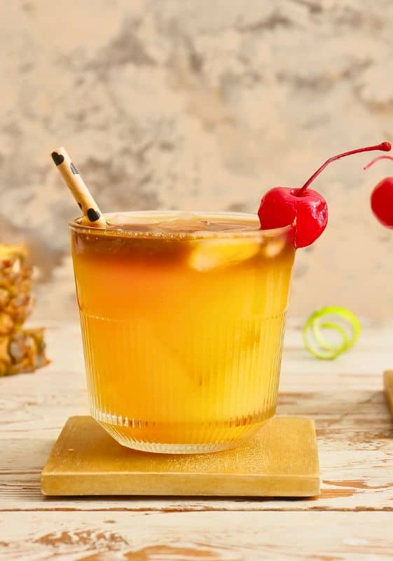 One easy to make cocktail recipe of pineapple rum punch.