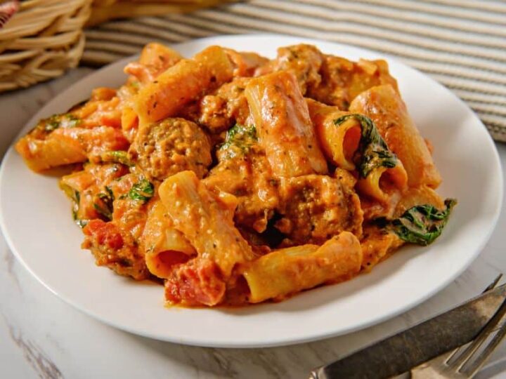 One-Pot Rigatoni Bolognese Recipe - BeCentsational
